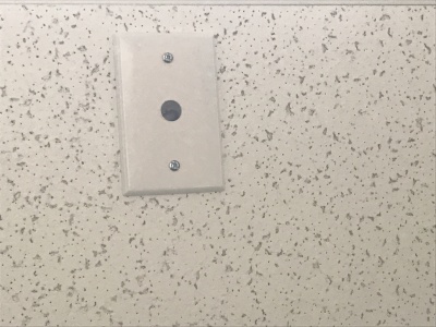 Plate Mounted to Ceiling.JPG