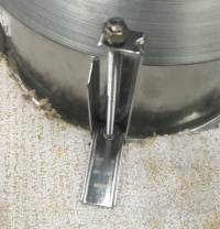 5635celingMountArmFasten.jpg